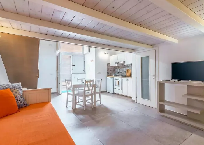 Hotiday Siracusa A'storia 아파트호텔 3*