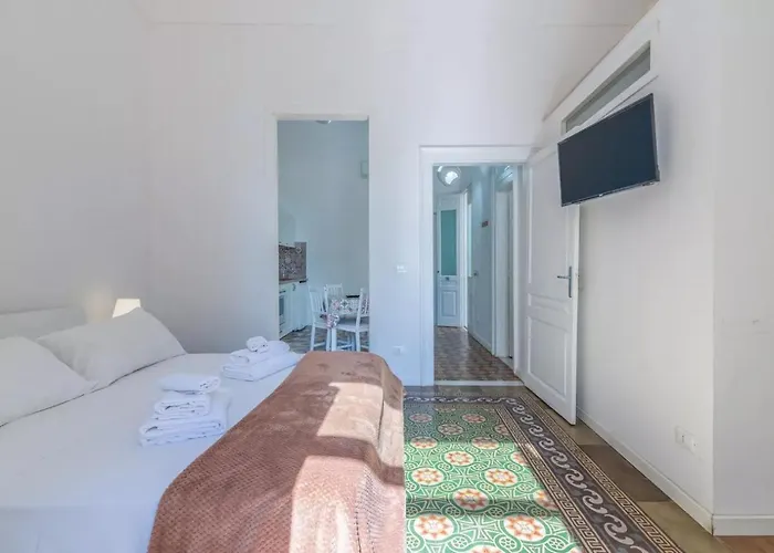 Hotiday Siracusa A'storia 아파트호텔 3*