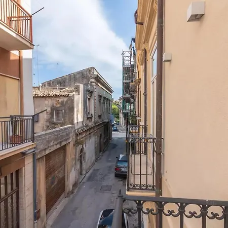 Hotiday Siracusa A'storia 3*